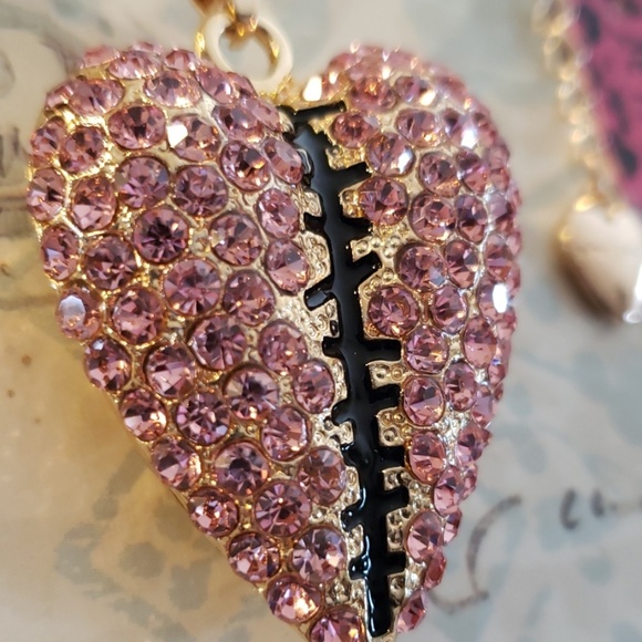 NWT Pink Rhinestone Broken Stitch Heart Necklace - Picture 7 of 8